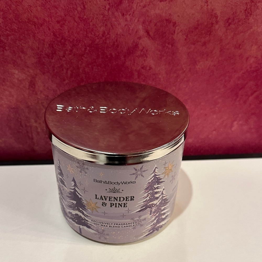 Bath & Body Works Lavender & Pine Candle - Lavender and Silver New . - Picture 2 of 4
